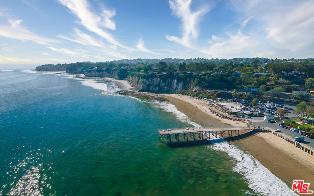 toscana condo complex in malibu California