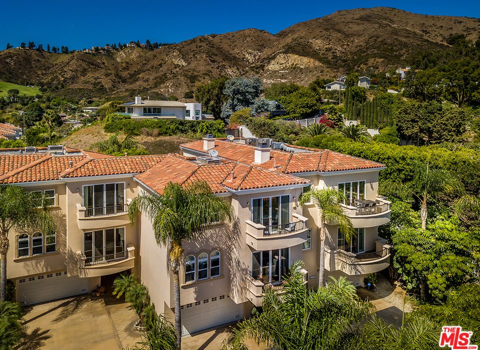 toscana condo complex in malibu California