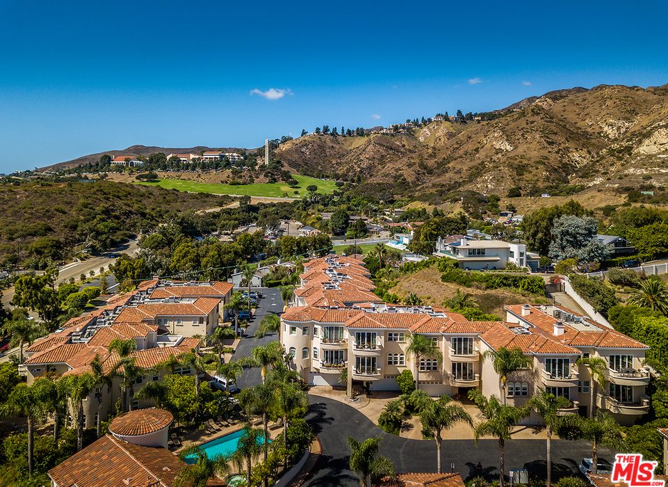 toscana condo complex in malibu California