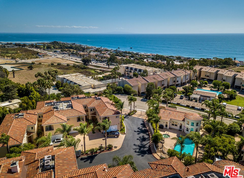 toscana condo complex in malibu California