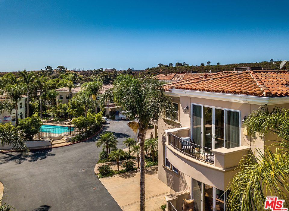 toscana condo complex in malibu California